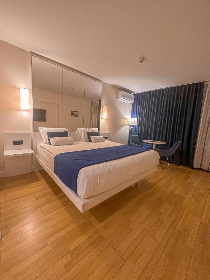 Batumi Floor40 Hotel Buitenkant foto