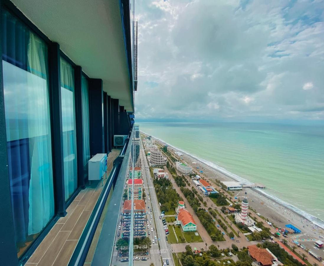 Batumi Floor40 Hotel Buitenkant foto