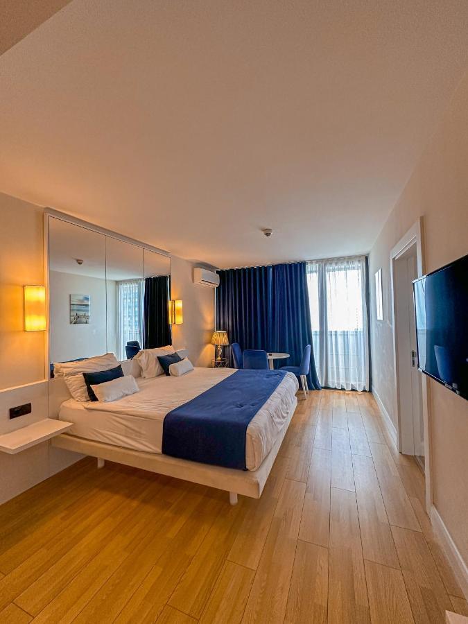 Batumi Floor40 Hotel Buitenkant foto