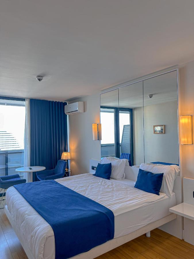 Batumi Floor40 Hotel Buitenkant foto
