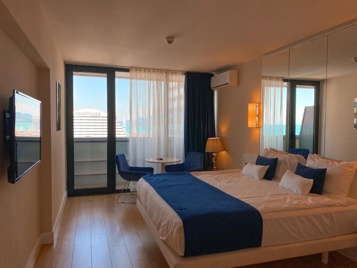 Batumi Floor40 Hotel Buitenkant foto