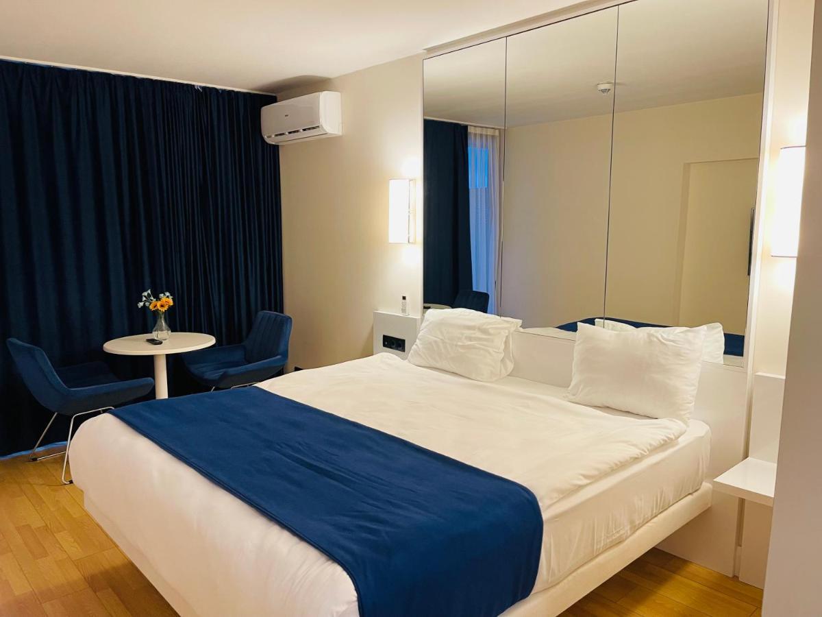 Batumi Floor40 Hotel Buitenkant foto
