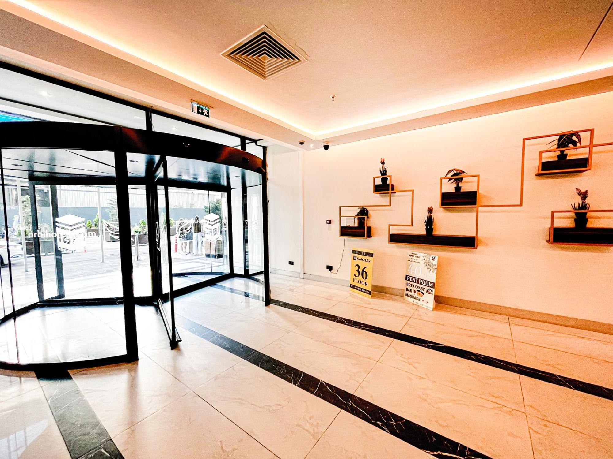 Batumi Floor40 Hotel Buitenkant foto